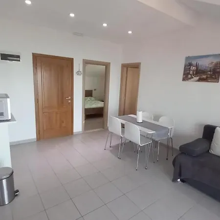 One Bedroom With Balcony And Sea View *